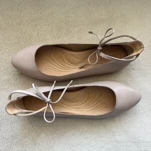 Born Kharen Beige Tan Natural Leather Ballet Flat Women 7 Tie Ankle Strap Casual